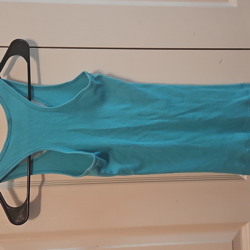Ribbed Razorback Tank Top - Picture 4 of 4